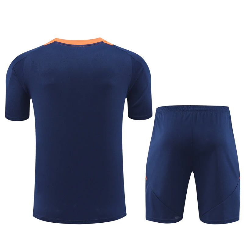 TRAINING MANCHESTER UNITED 2024/2025 - Image 2